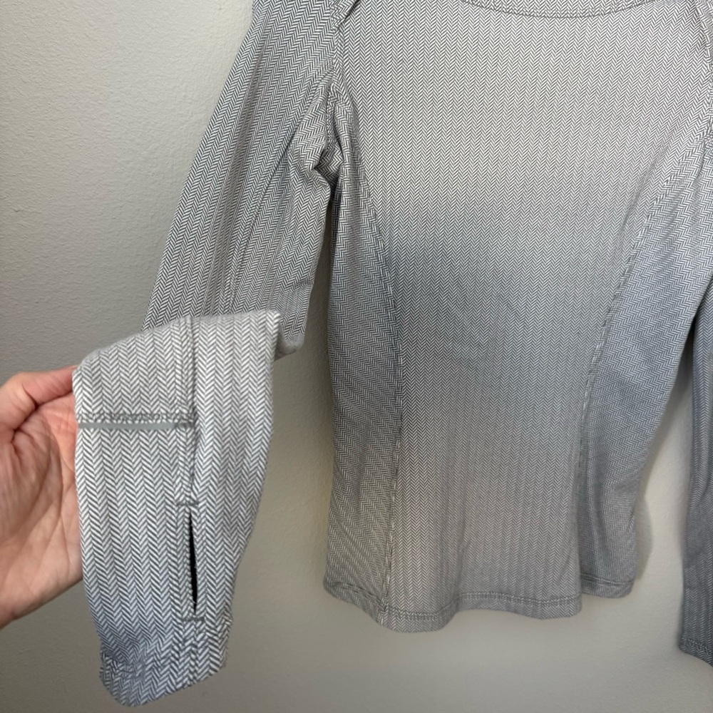Lululemon Kanto Catch Me Women's Gray Long Sleeve Top - Picture 5 of 8